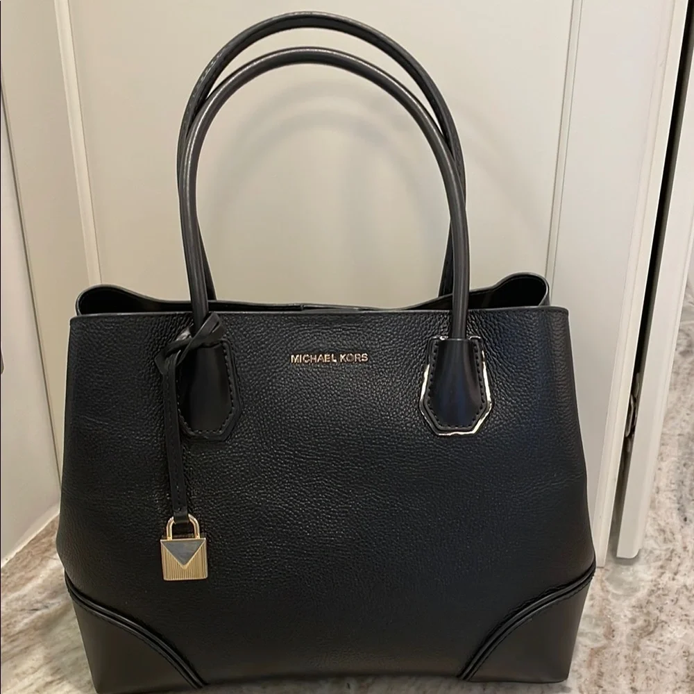 Michael Kors Mercer Gallery Satchel Handbag - Picture 1 of 8